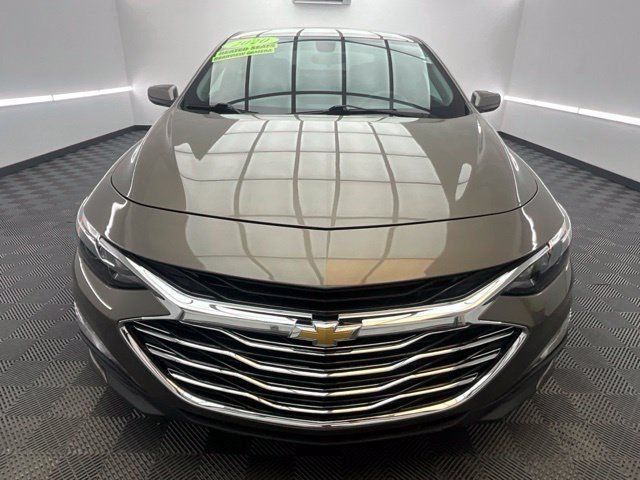 Used 2020 Chevrolet Malibu LT FWD image 2
