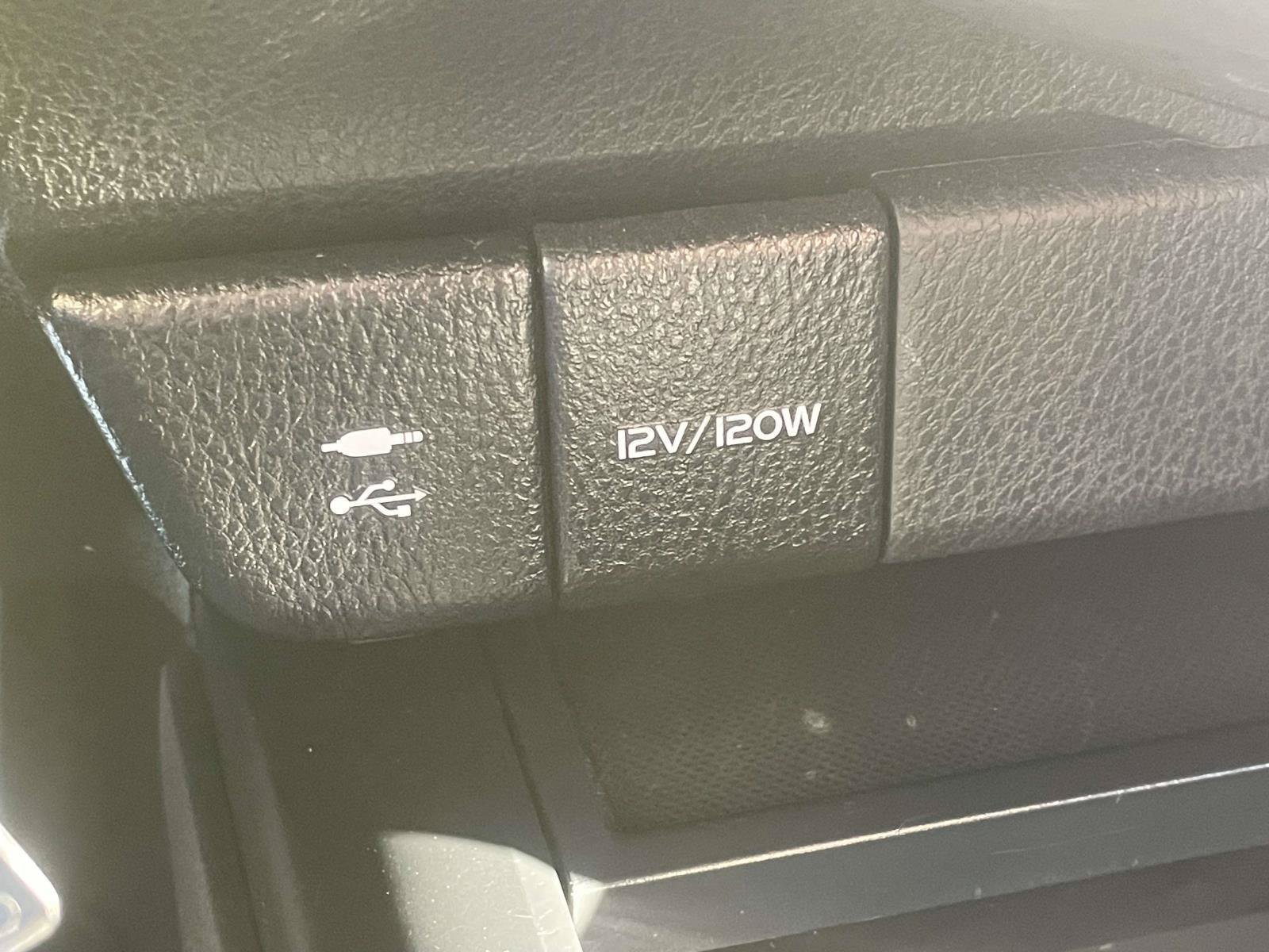 Used 2019 Toyota Camry SE FWD image 17