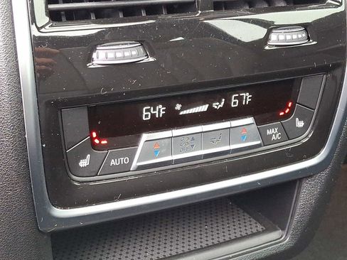 Used 2025 BMW X7 M60i w/ Executive Package image 12