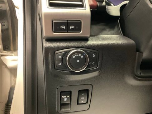 Used 2019 Ford F150 Platinum w/ Equipment Group 701A Luxury AWD/4WD image 20