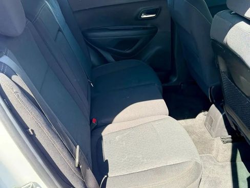 Used 2019 Chevrolet Trax LS FWD image 14