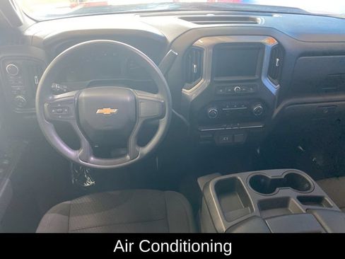 Used 2020 Chevrolet Silverado 1500 Custom w/ Custom Convenience Package AWD/4WD image 4