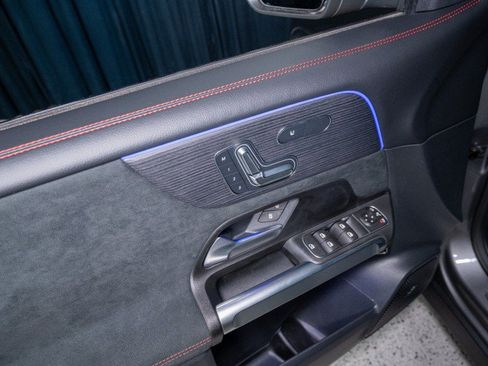 New 2026 Mercedes-Benz GLB 250 4MATIC image 11