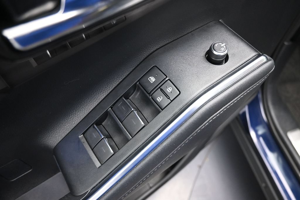 Used 2021 Toyota Highlander Platinum AWD/4WD image 19