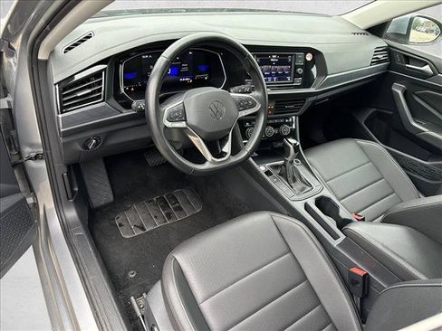 Used 2024 Volkswagen Jetta SE FWD image 10