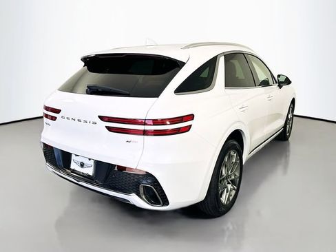 Used 2025 Genesis GV70 2.5T AWD/4WD image 5