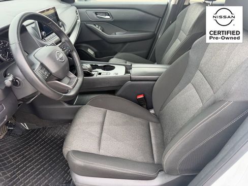 Certified 2025 Nissan Rogue SV FWD image 15