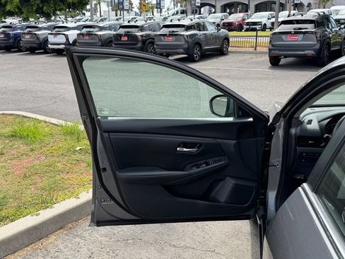 Used 2024 Nissan Sentra SV FWD image 14