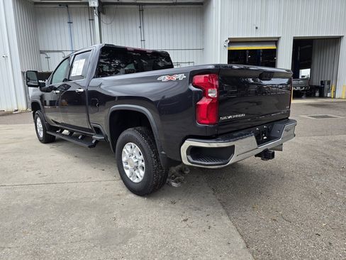 Used 2024 Chevrolet Silverado 2500 LTZ image 4
