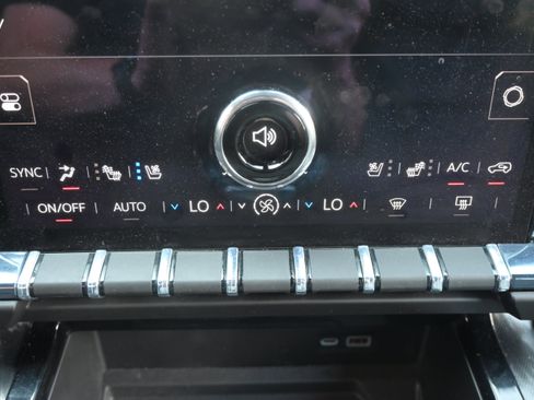 Used 2026 GMC Yukon AT4 AWD/4WD image 27
