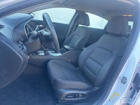 Used 2021 Chevrolet Malibu LT FWD image 15