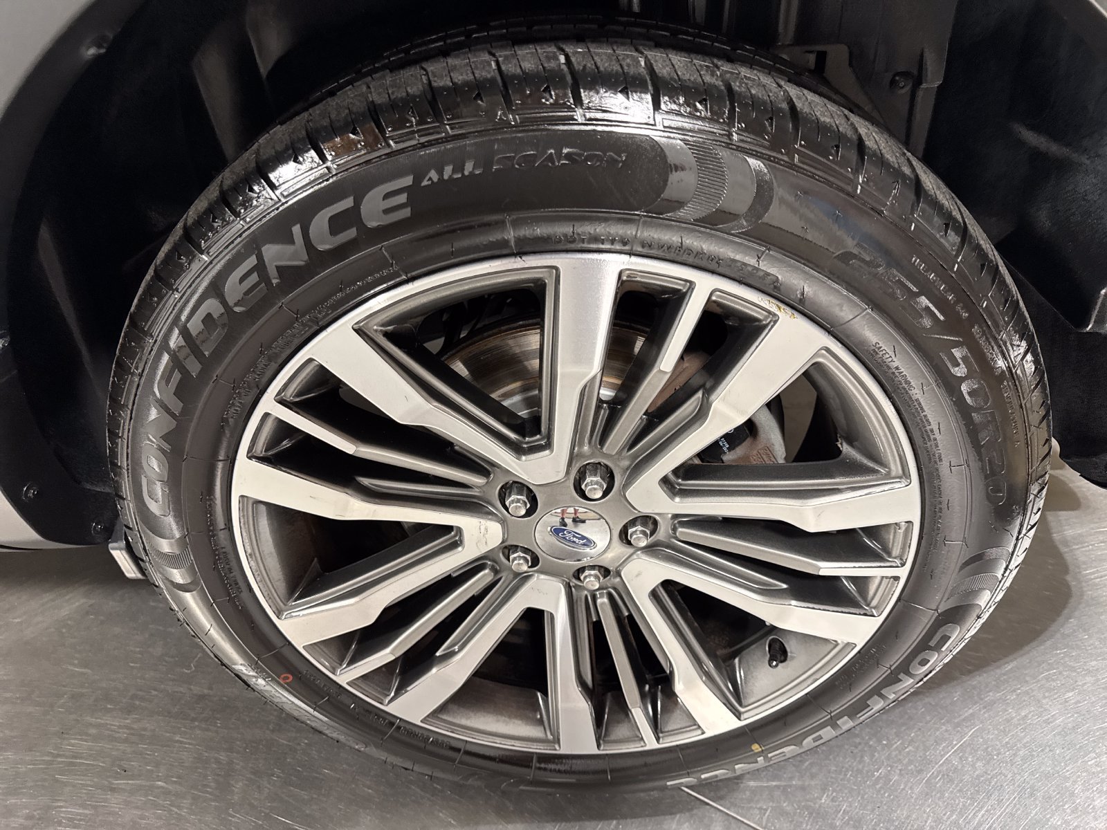 Used 2018 Ford Explorer Platinum AWD/4WD image 12