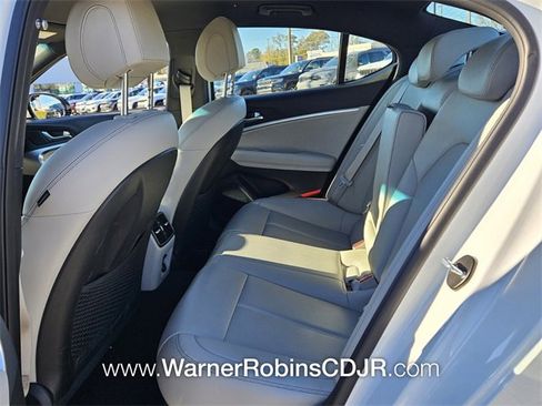 Used 2023 Genesis G70 2.0T image 6