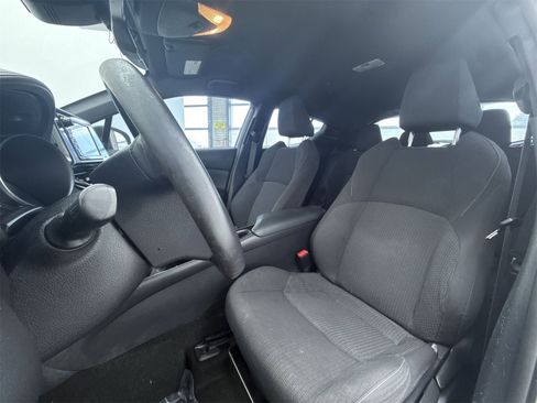 Used 2018 Toyota C-HR XLE image 10