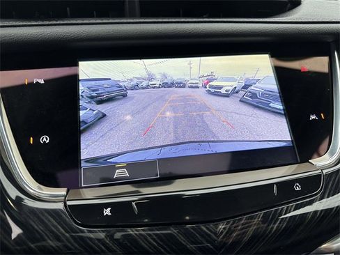 Used 2025 Cadillac XT6 Premium Luxury image 32