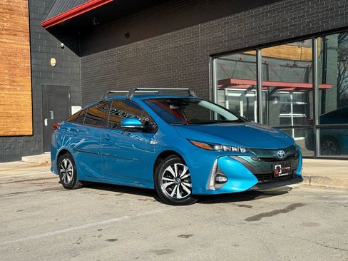 Used 2018 Toyota Prius Prime Advanced image 7