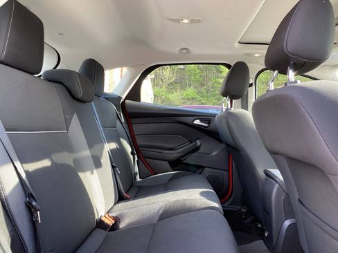 Used 2012 Ford Focus SE FWD image 20