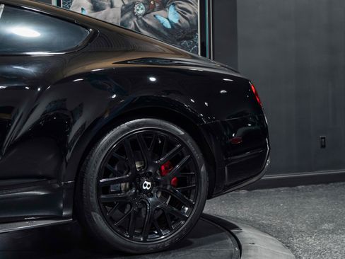 Used 2015 Bentley Continental GT3-R image 15