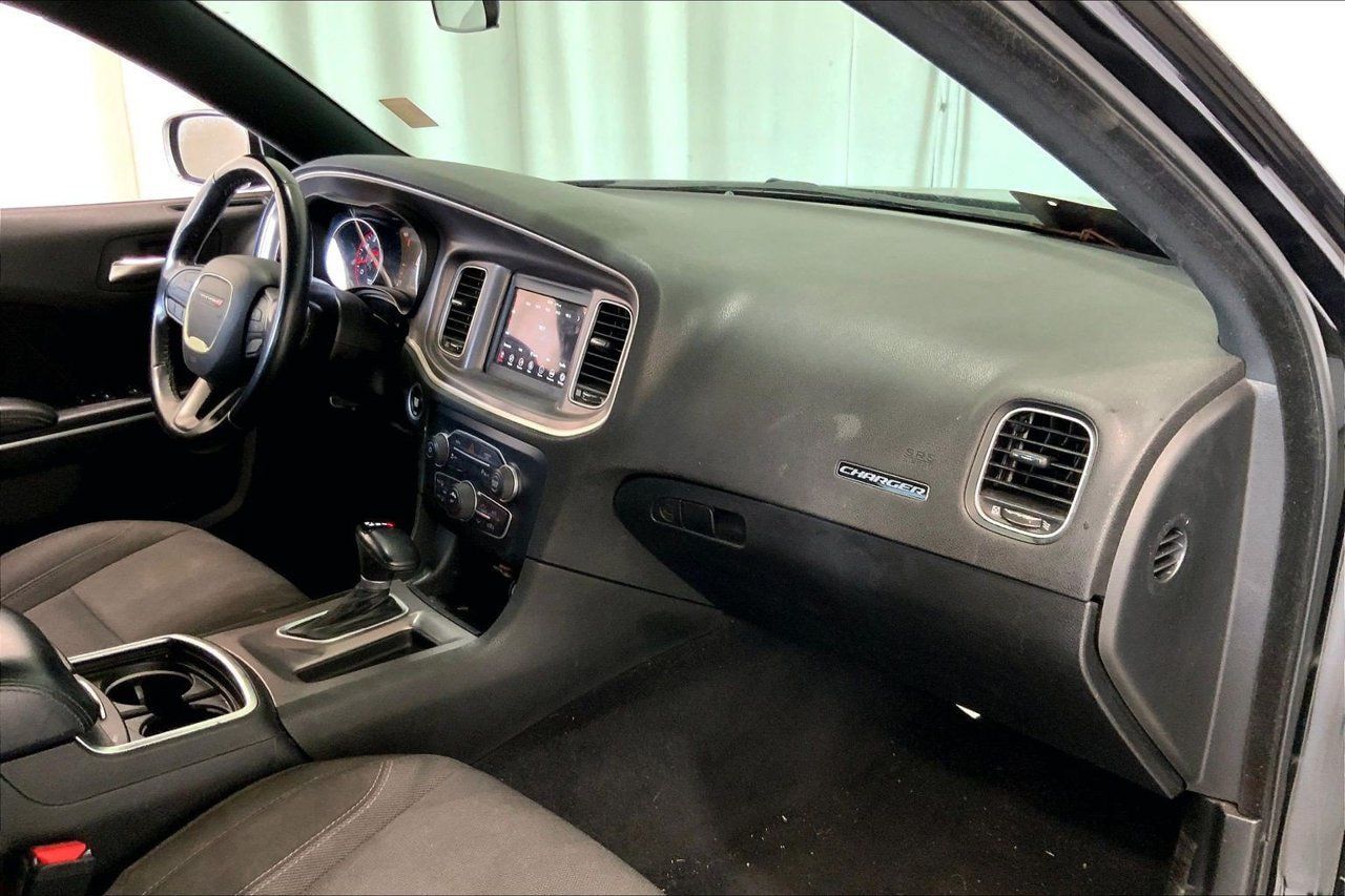 Used 2022 Dodge Charger SXT RWD image 26
