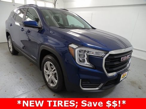 Certified 2022 GMC Terrain SLE w/ Driver Convenience Package image 1