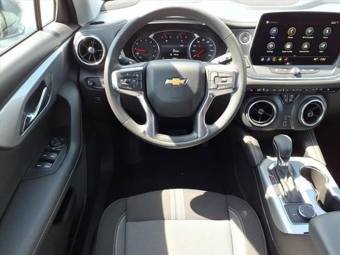 Used 2025 Chevrolet Blazer LT image 14