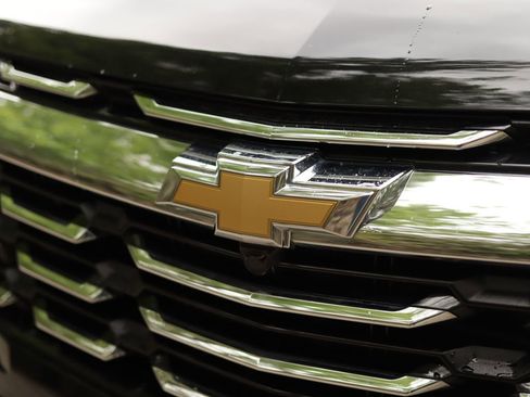 Used 2025 Chevrolet Equinox LT FWD image 32