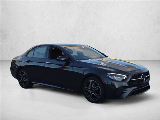 Used 2023 Mercedes-Benz E 350 4MATIC Sedan image 3