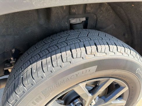 Used 2024 Jeep Grand Cherokee L Altitude image 8