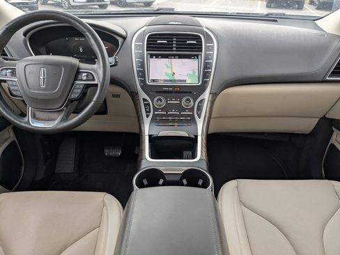 Used 2019 Lincoln Nautilus Reserve image 21