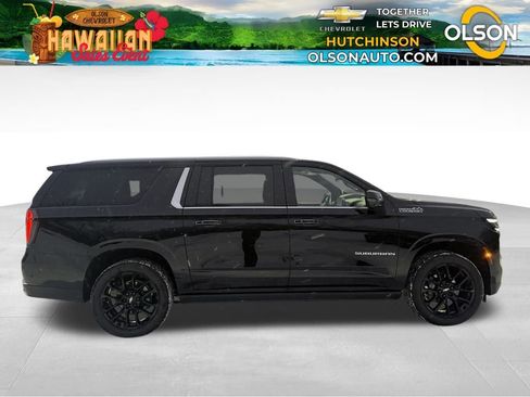 Certified 2025 Chevrolet Suburban High Country image 6