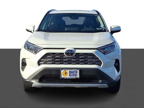 Used 2020 Toyota RAV4 Limited image 2