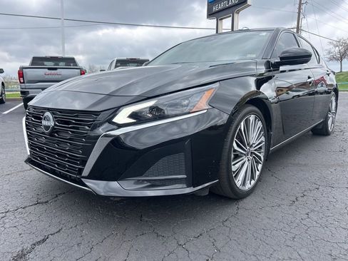 Used 2024 Nissan Altima 2.5 SL FWD image 1