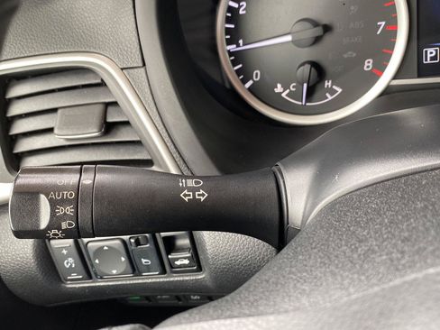 Used 2018 Nissan Sentra SV FWD image 30