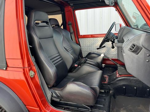 Used 1988 Suzuki Samurai 4WD Soft Top image 18