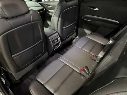 Used 2024 Cadillac XT4 Premium Luxury FWD image 37