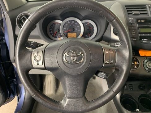 Used 2011 Toyota RAV4 Limited image 22