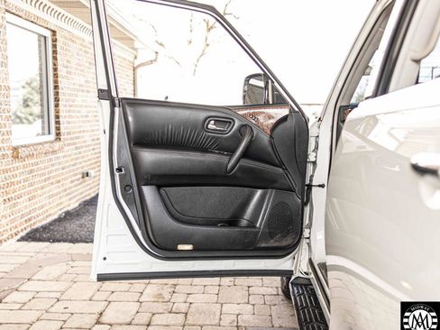 Used 2020 Nissan Armada SL w/ Premium Package RWD image 41