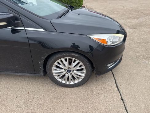 Used 2015 Ford Focus Titanium FWD image 5