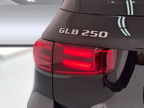 New 2026 Mercedes-Benz GLB 250 image 9