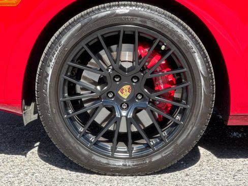 Used 2022 Porsche Cayenne GTS AWD/4WD image 27