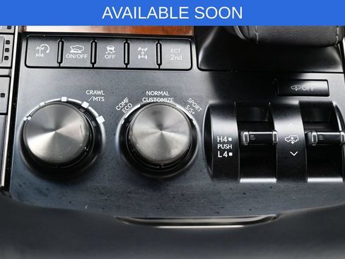 Used 2016 Lexus LX 570 4WD w/ Luxury Package image 29