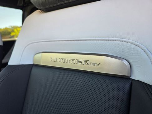 Used 2024 GMC Hummer EV 2X w/ LPO, Illumination Package image 16