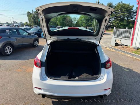 Used 2018 MAZDA MAZDA3 Touring FWD image 21