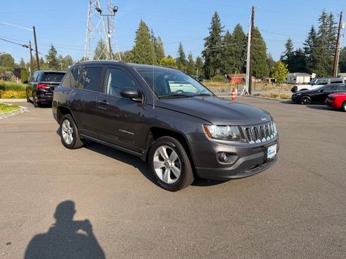 Used 2017 Jeep Compass Sport w/ Power Value Group AWD/4WD image 3