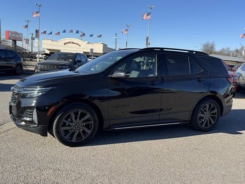 Used 2022 Chevrolet Equinox RS w/ RS Leather Package image 3