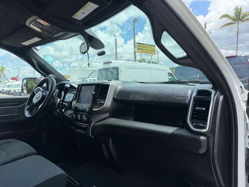 Used 2022 RAM 3500 Big Horn AWD/4WD image 17