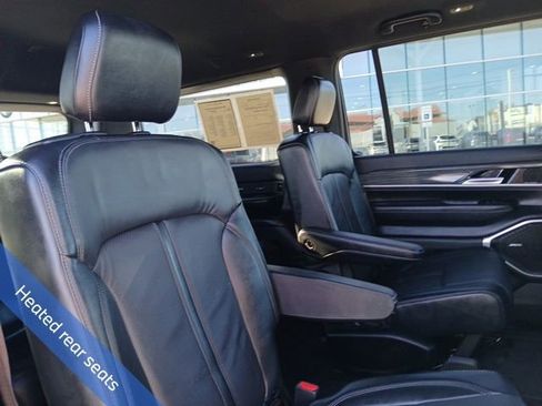 Used 2022 Jeep Wagoneer Series III w/ Flexible Seating Group image 12