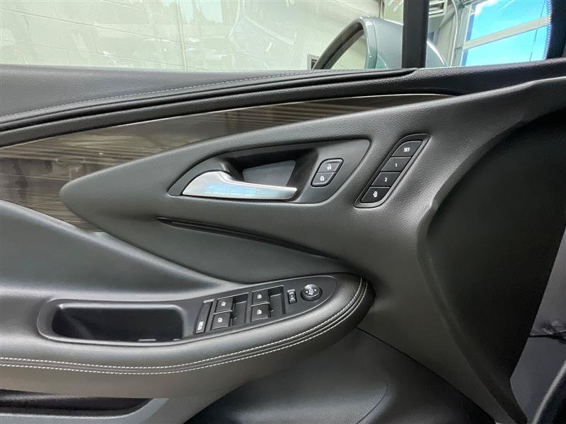 Used 2020 Buick Envision Essence AWD/4WD image 21