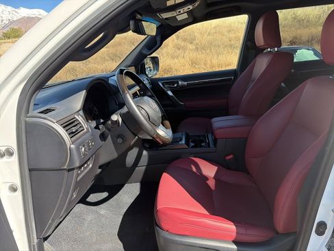 Used 2022 Lexus GX 460 Premium w/ Premium Package image 12