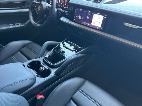 New 2026 Porsche Cayenne Coupe AWD/4WD image 18